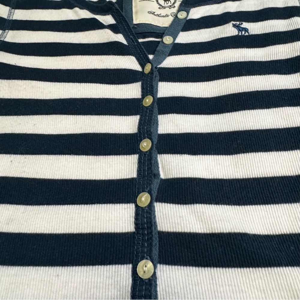 Abercrombie & Fitch Striped Henley Tee Top Size Medium Blue and White Vintage - Picture 7 of 12